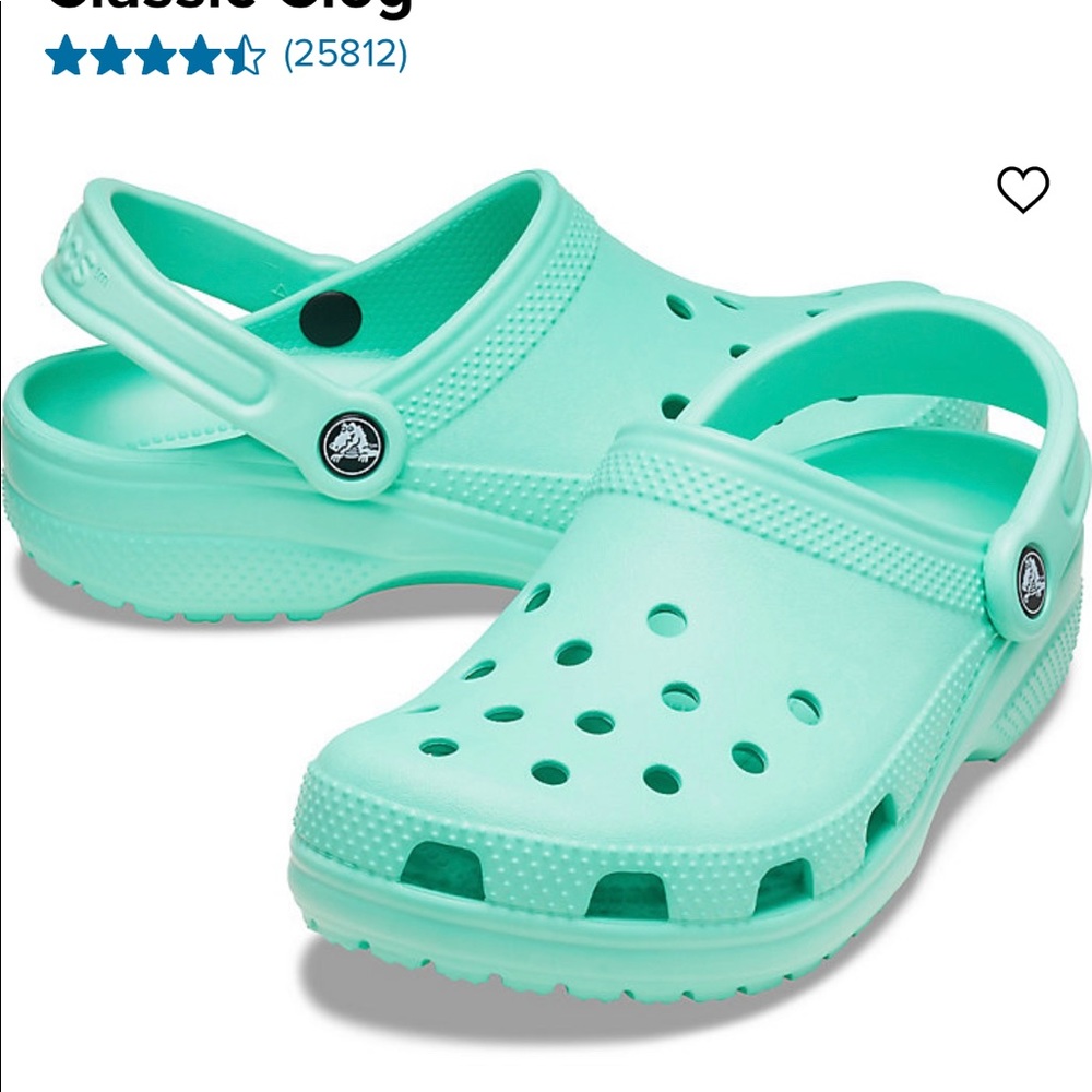 Classic Croc shoe in “pistachio”